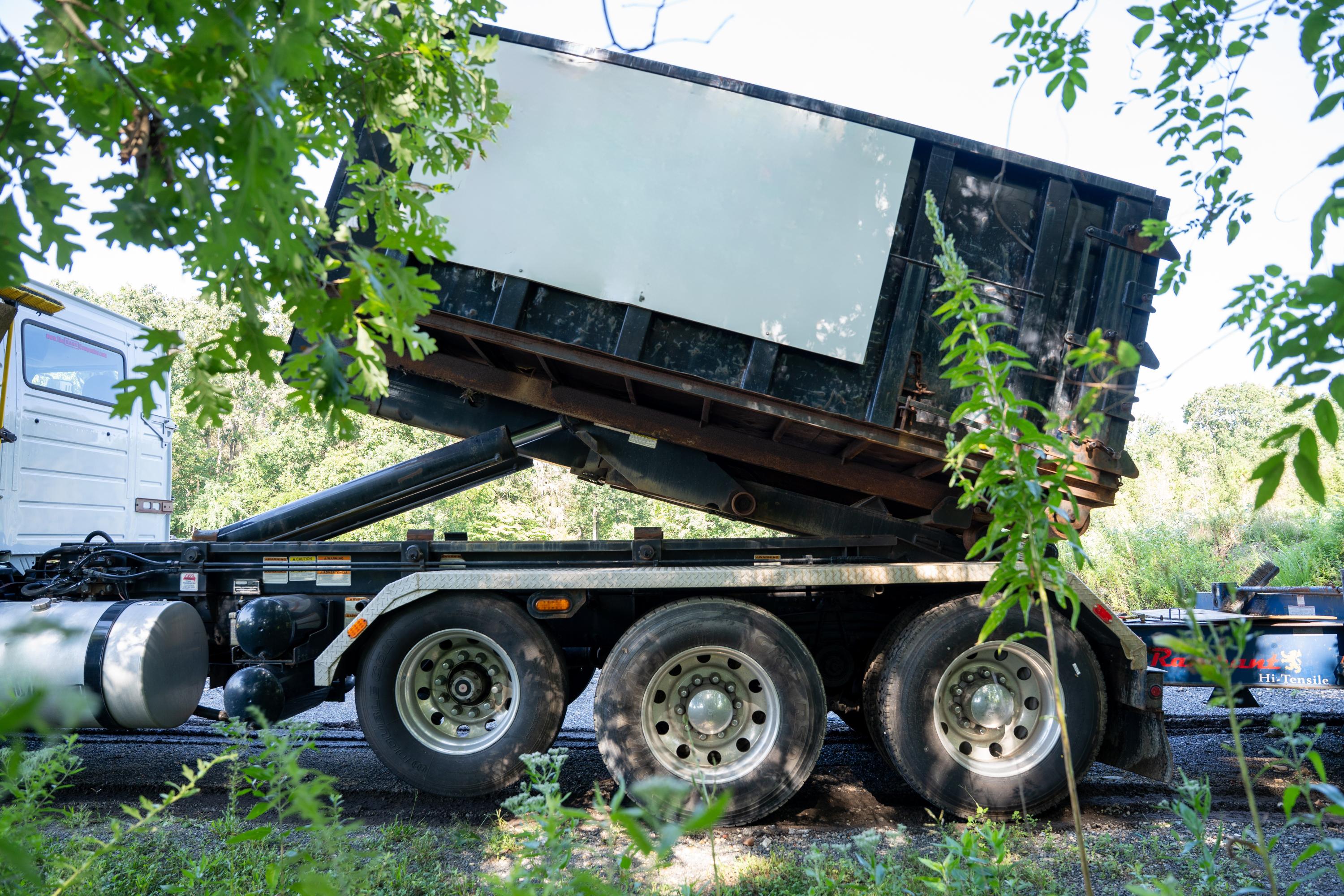 2017 Volvo Galbreath Hooklift - image 9