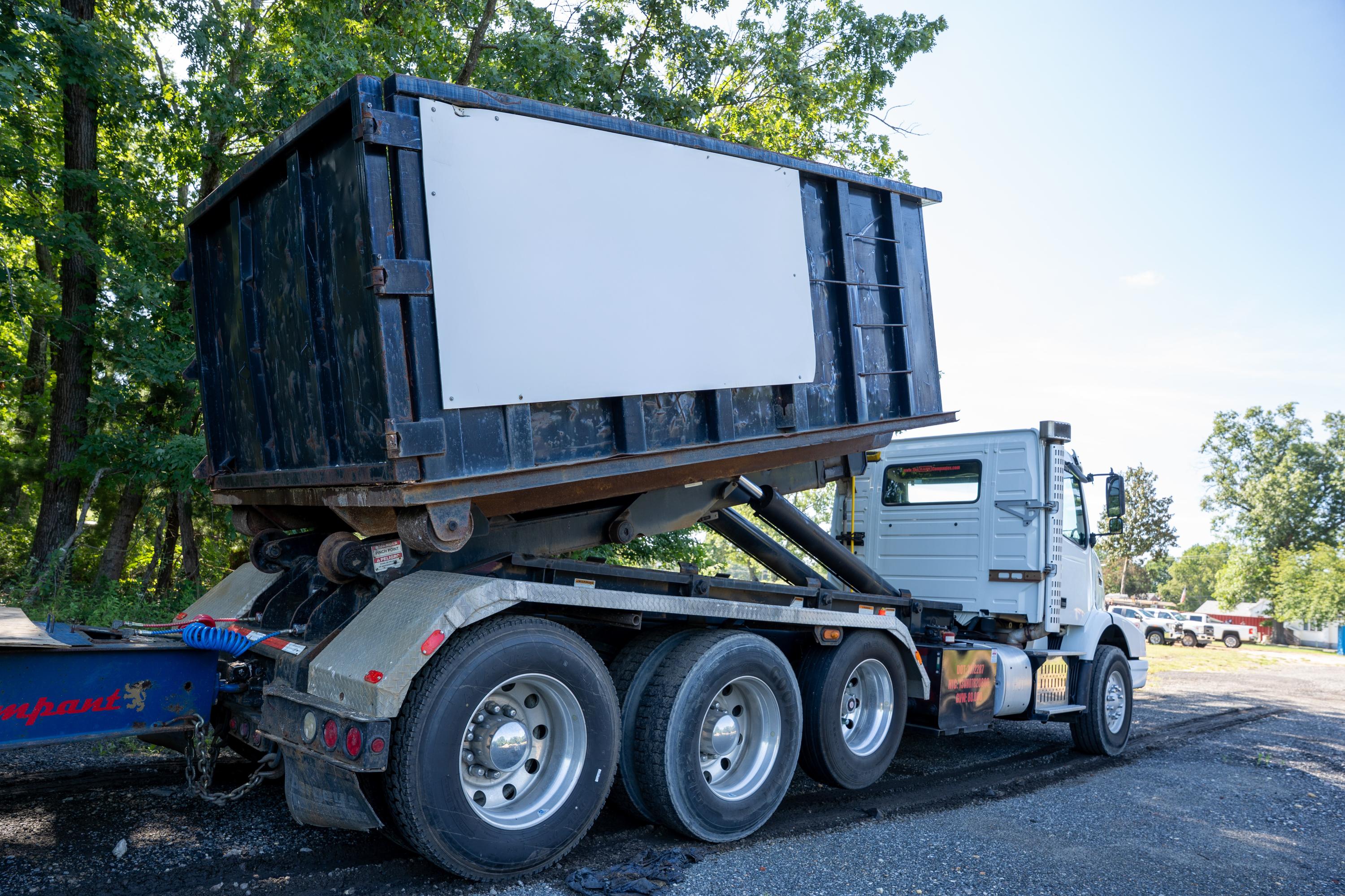 2017 Volvo Galbreath Hooklift - image 18