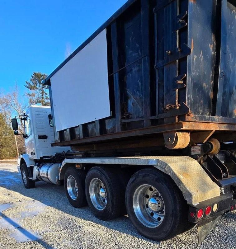 2017 Volvo Galbreath Hooklift - image 3