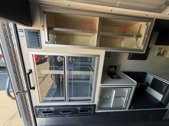2010 Ford E-350 Type III Ambulance — photo 6