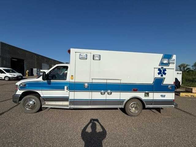 2010 Ford E-350 Type III Ambulance — photo 4