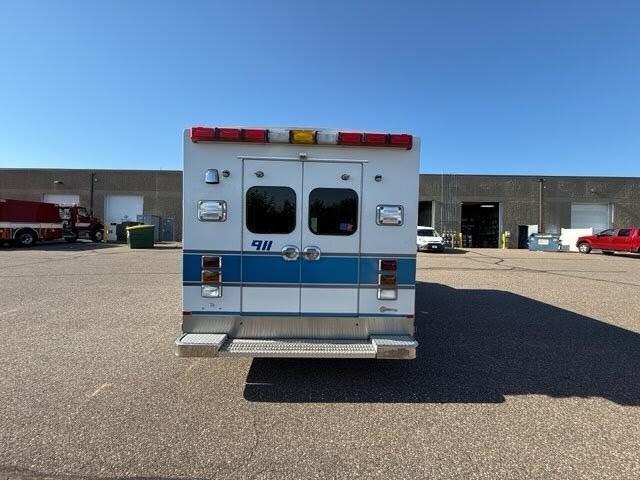 2010 Ford E-350 Type III Ambulance - image 7