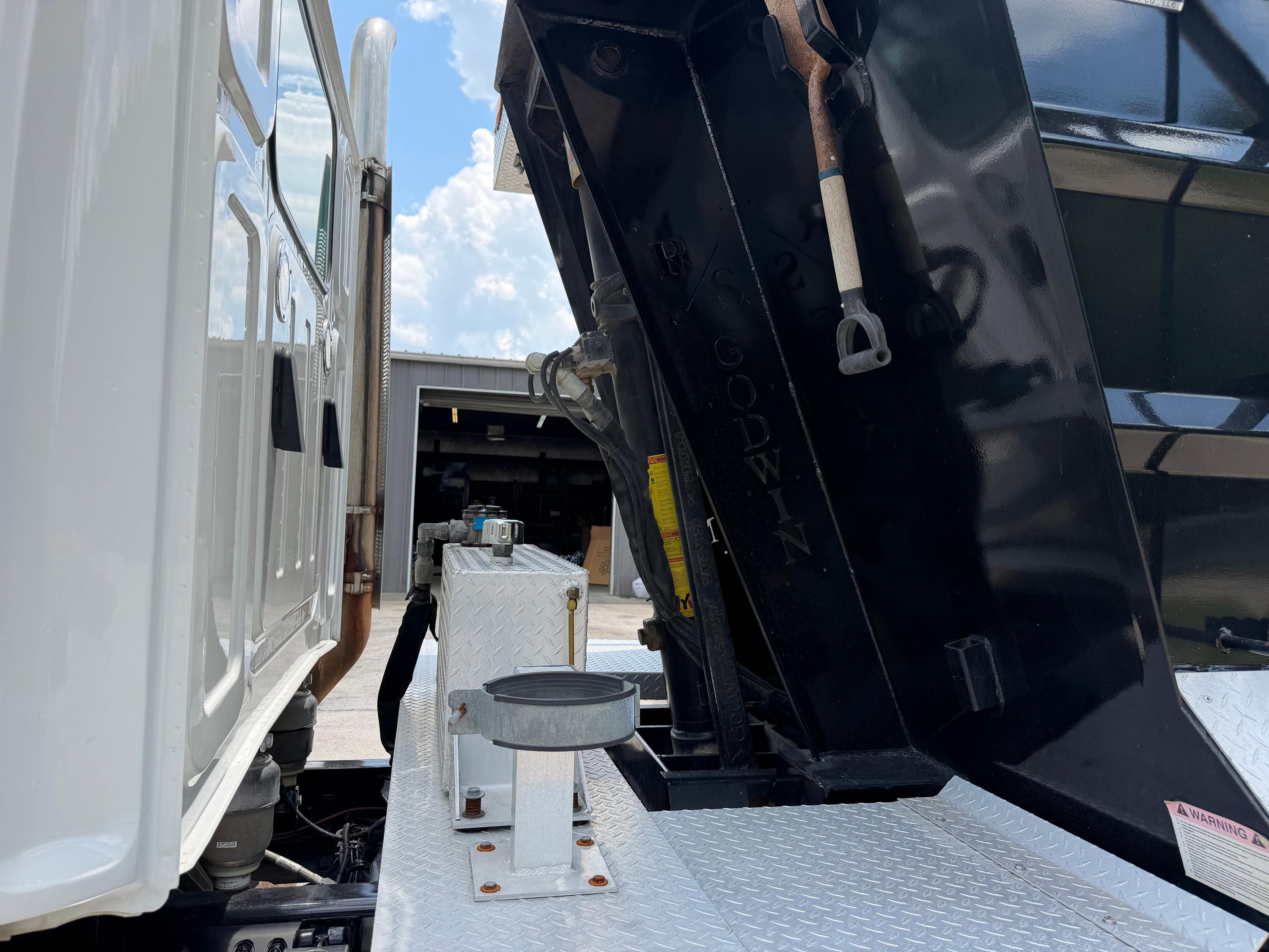 2022 Western Star 47x Dump Truck - image 8