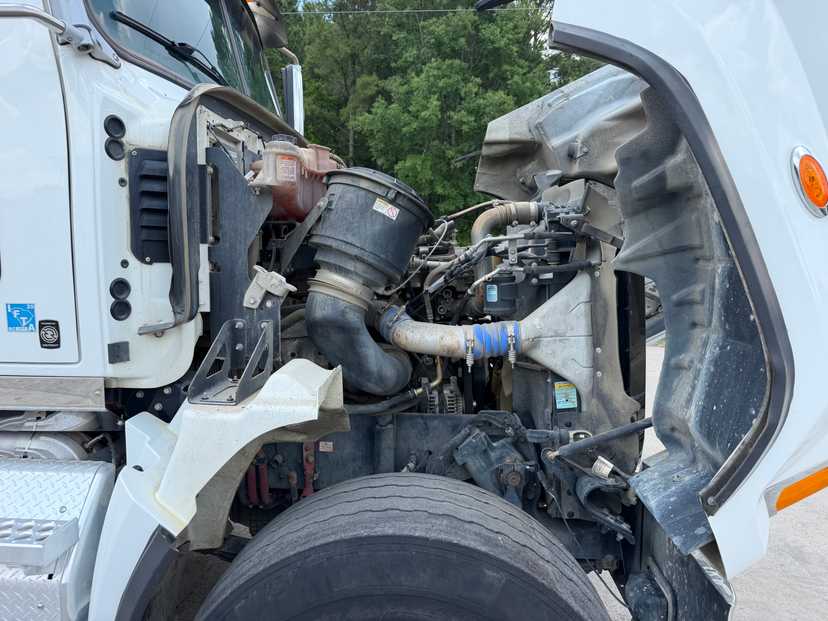 2022 Western Star 47x Dump Truck — photo 7