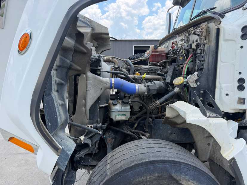2022 Western Star 47x Dump Truck — photo 6