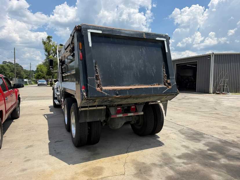 2022 Western Star 47x Dump Truck — photo 4