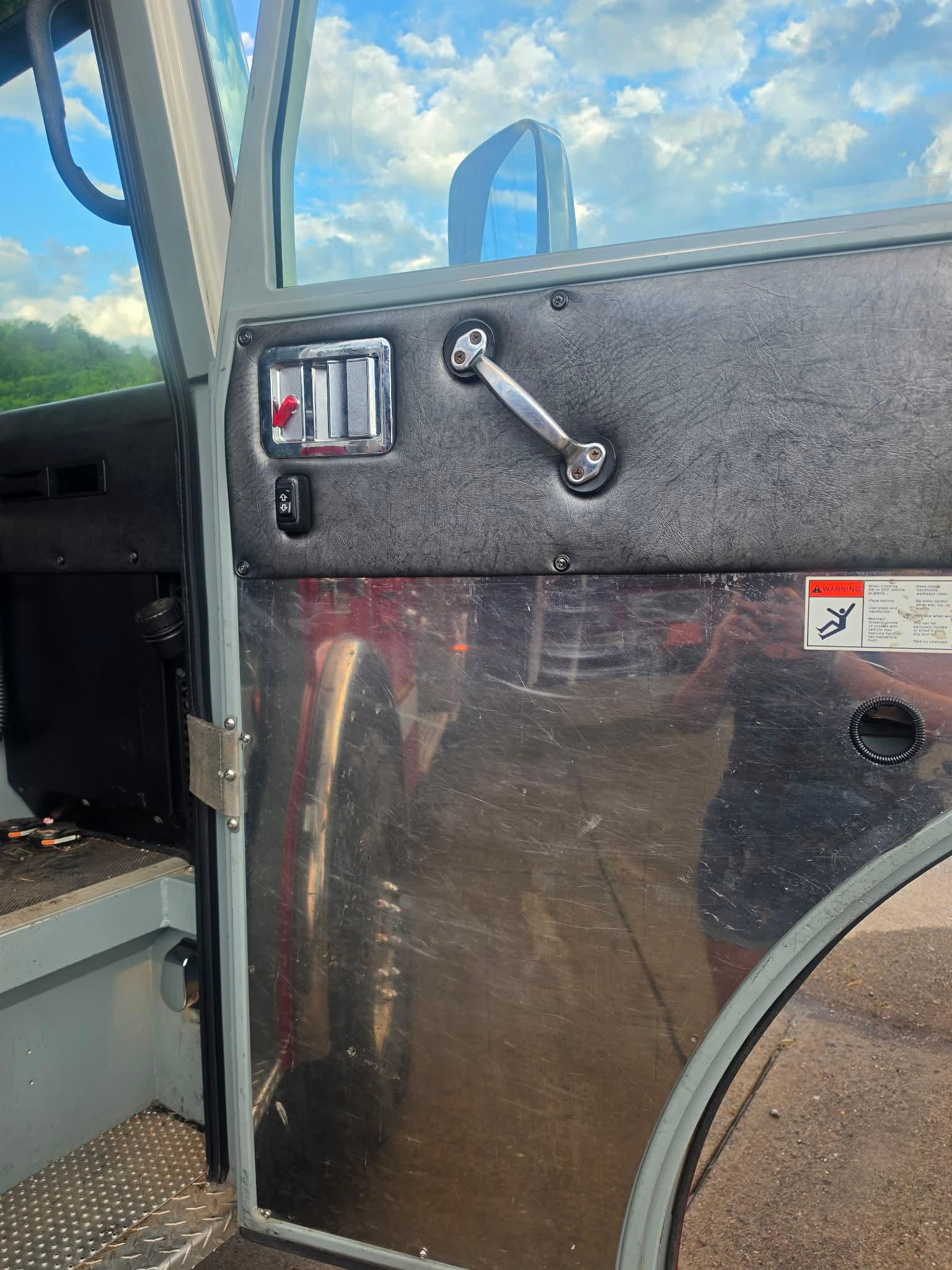 2002 Pierce DASH Pumper - image 9