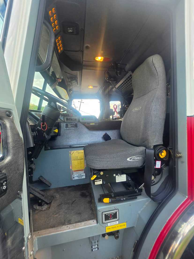 2002 Pierce DASH Pumper — photo 5