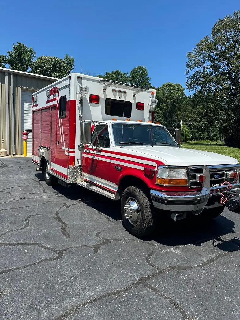 🚨 FOR SALE – 1997 FORD 7.3 F-550 SUPER DUTY XLT LIGHT RESCUE TRUCK 🚨