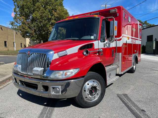 2003 International PL Custom Medium Duty Ambulance