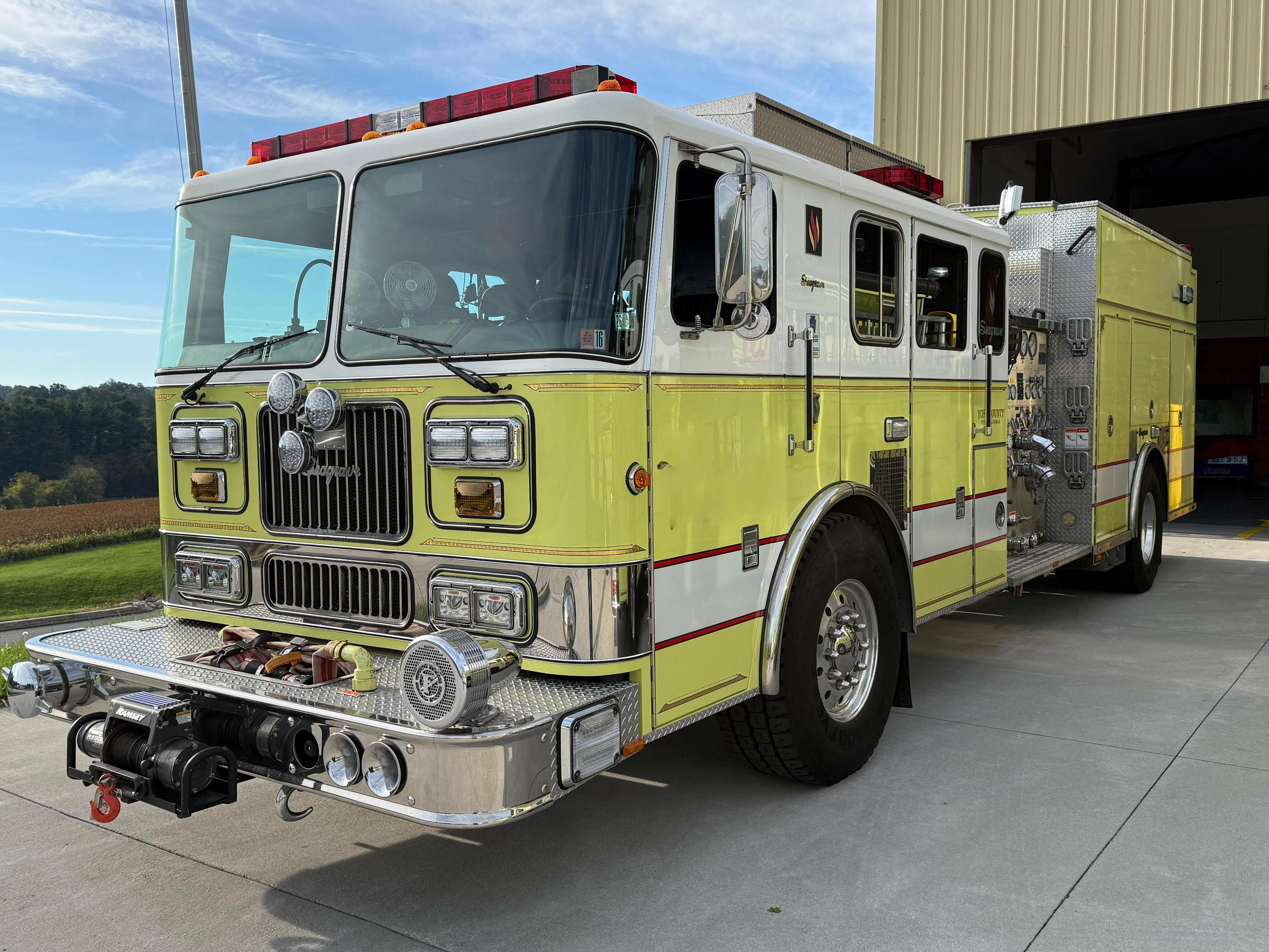 2002 Seagrave Pumper - image 1