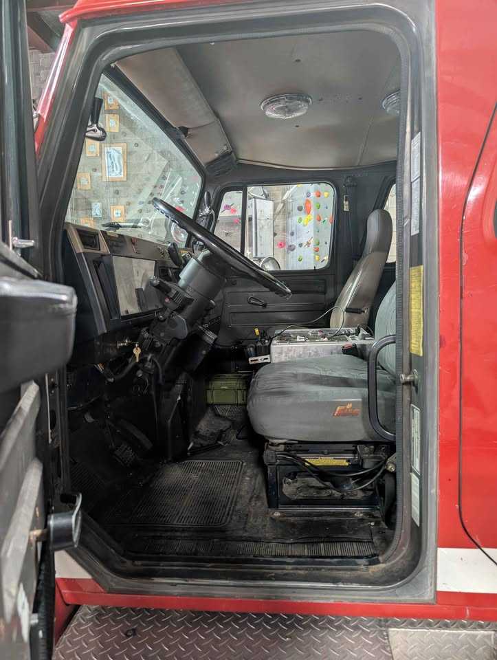 1995 International 4900 Wildland Unit — photo 4