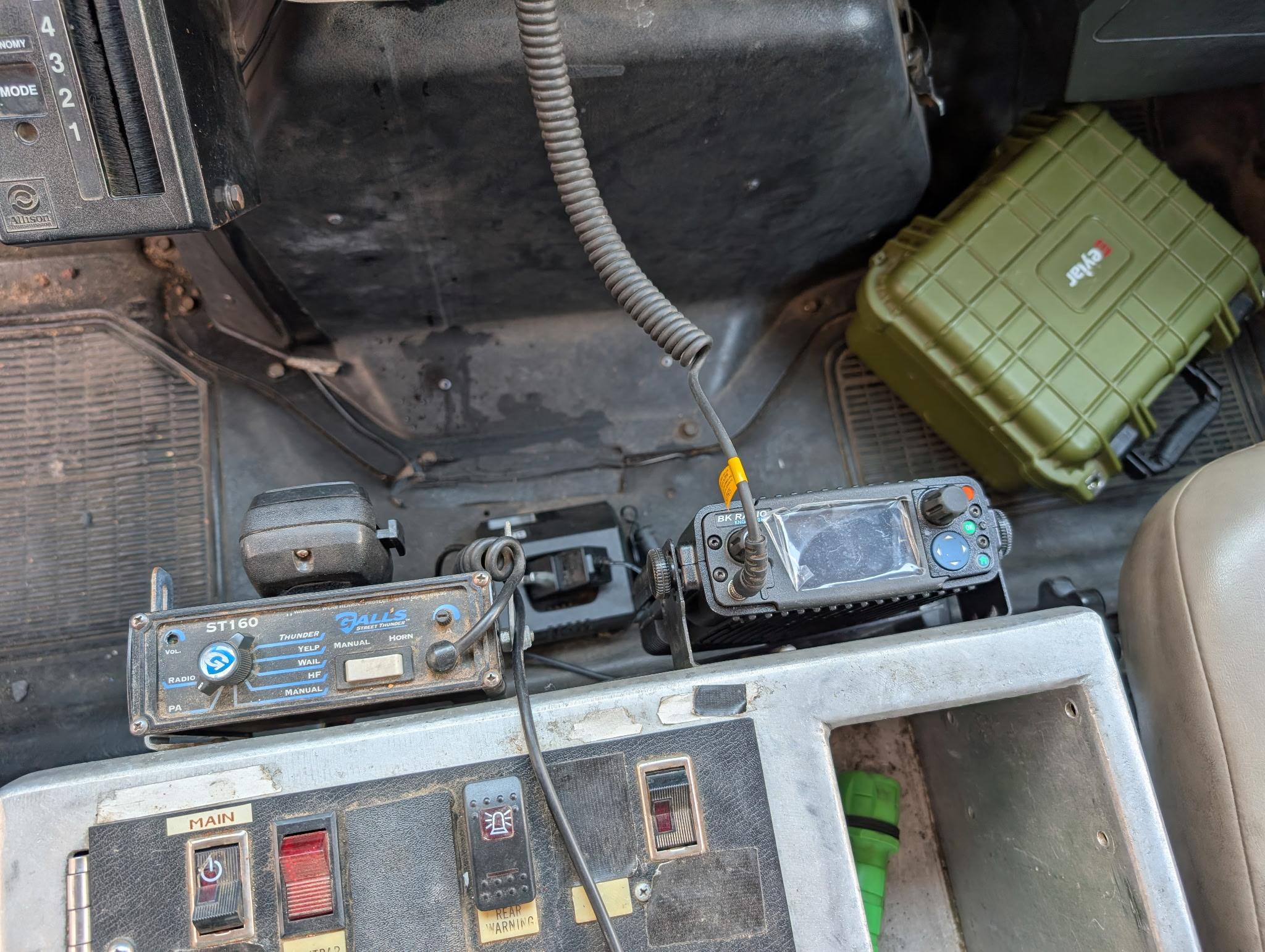 1995 International 4900 Wildland Unit - image 14