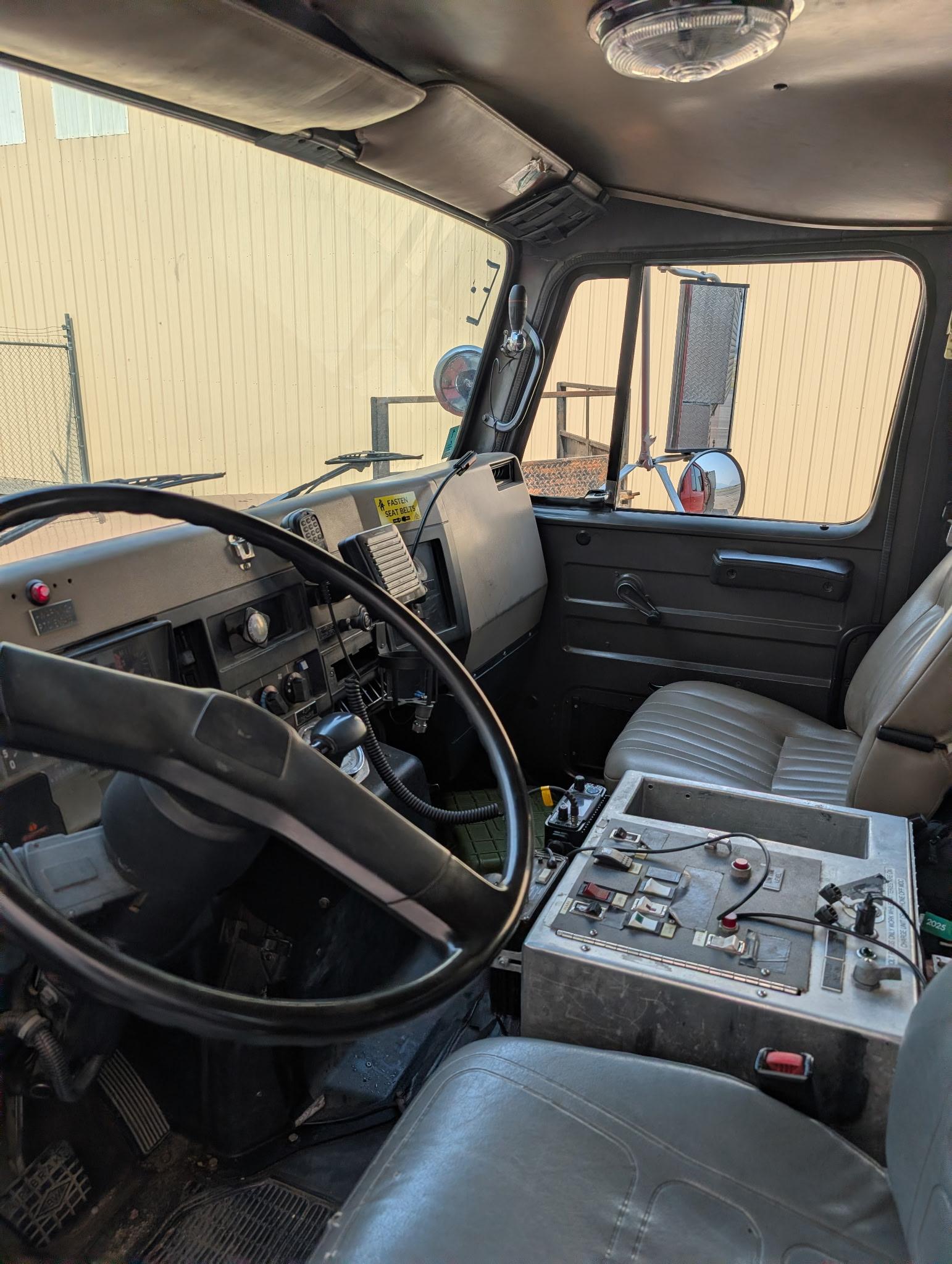 1995 International 4900 Wildland Unit - image 6