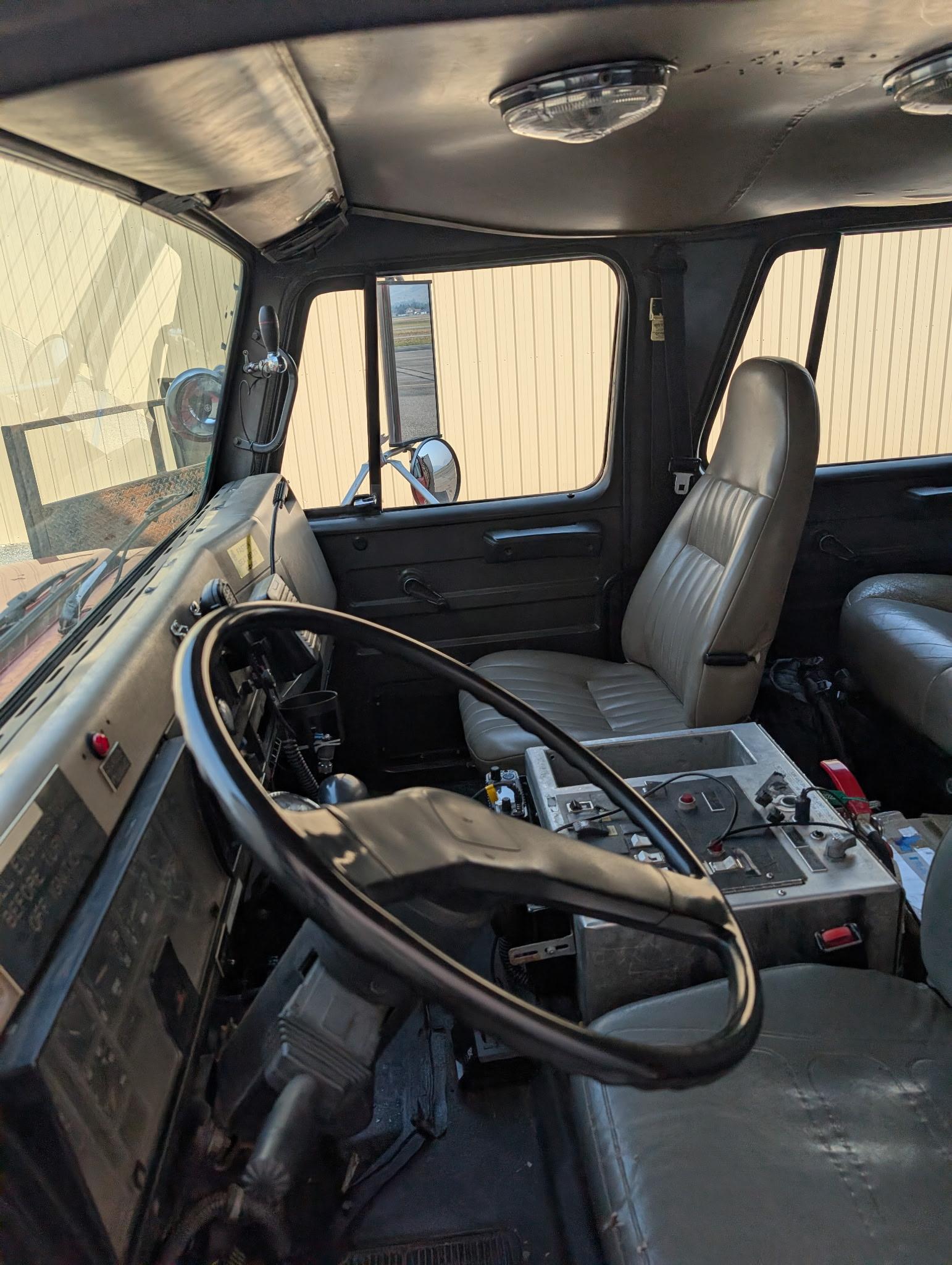 1995 International 4900 Wildland Unit - image 5