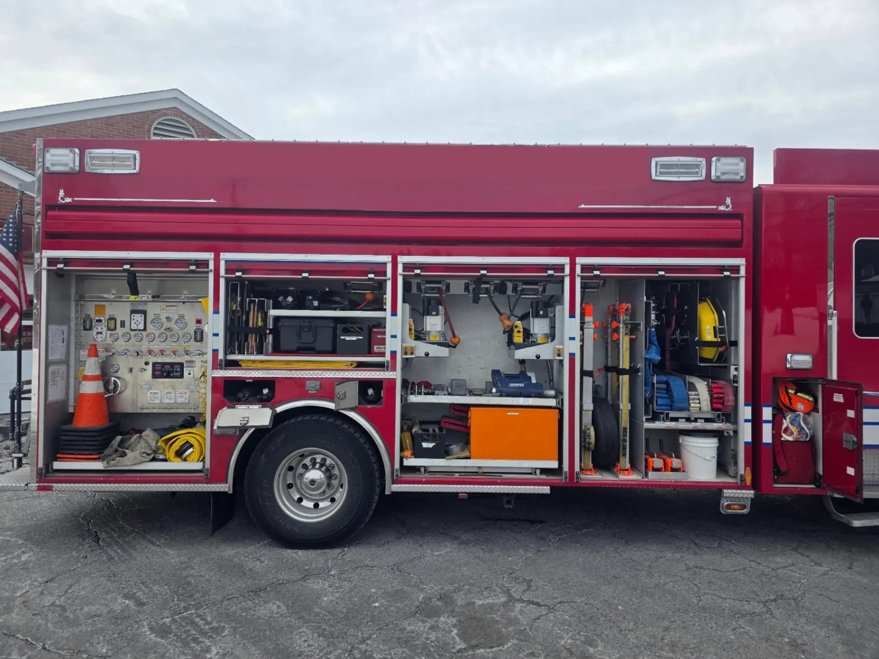 2012 KME Predator Rescue Pumper - image 5
