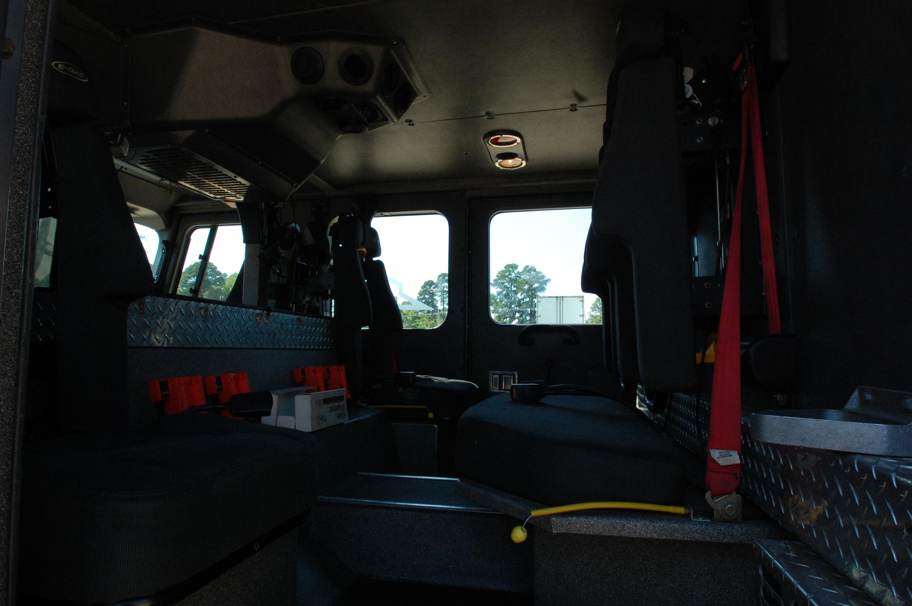 2006 E-One Bronto 100' Aerial - image 11