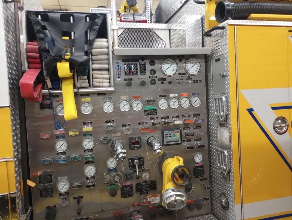 1998 SEAGRAVE PUMPER 2000/750/50/150 - image 15