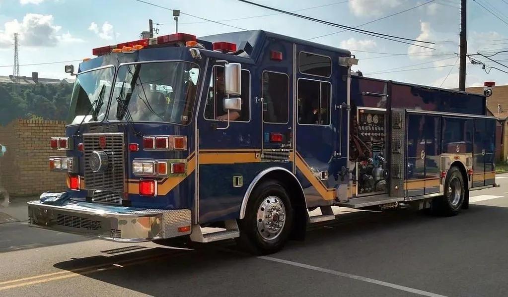 2001 SUTPHEN HEAVY DUTY RESCUE PUMPER - image 2