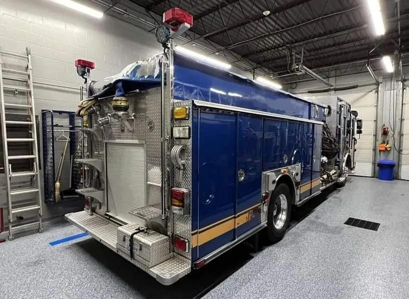2001 SUTPHEN HEAVY DUTY RESCUE PUMPER - image 6