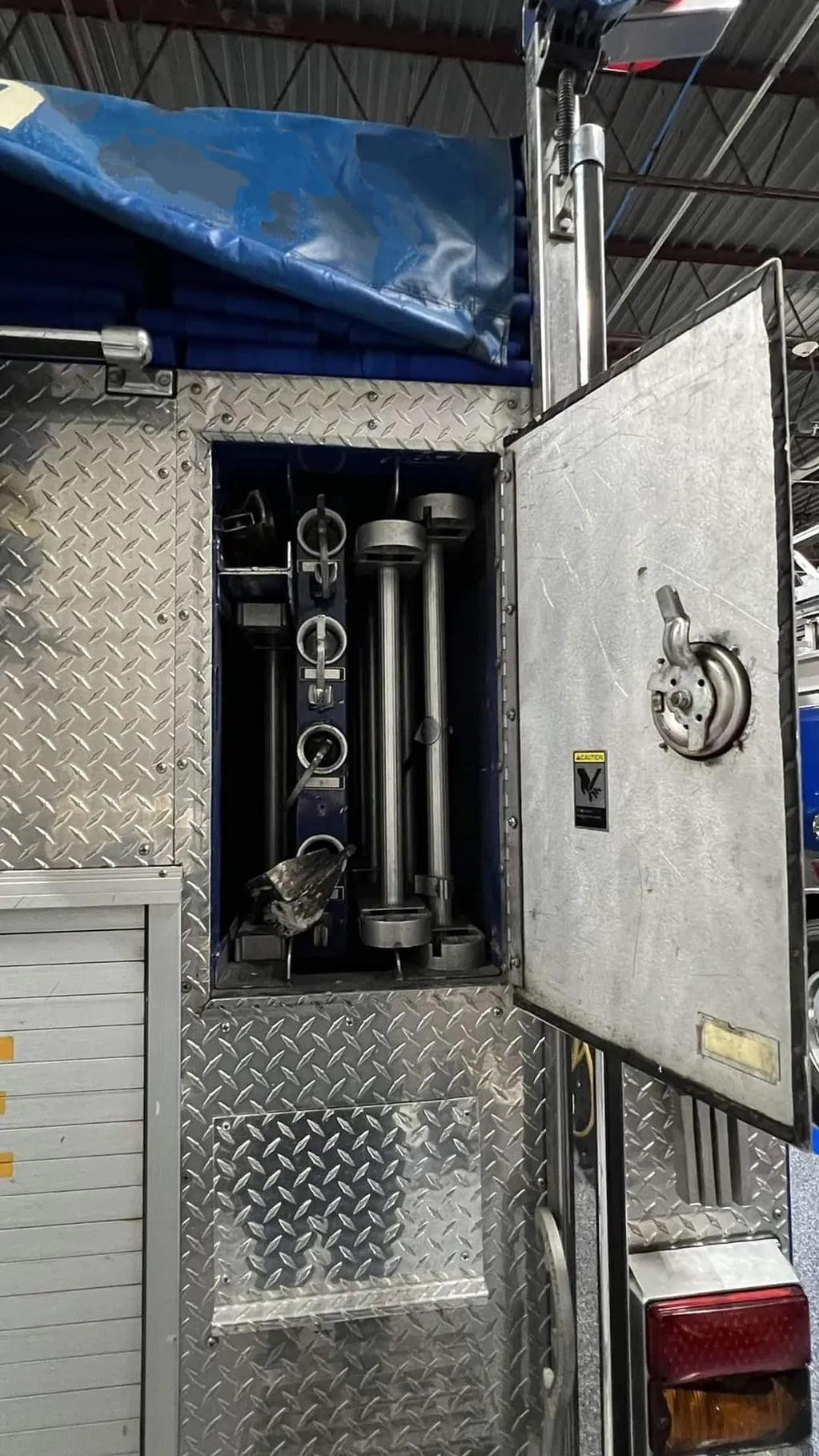 2001 SUTPHEN HEAVY DUTY RESCUE PUMPER - image 26