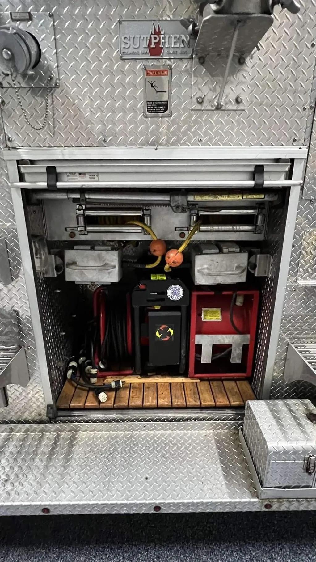 2001 SUTPHEN HEAVY DUTY RESCUE PUMPER - image 28