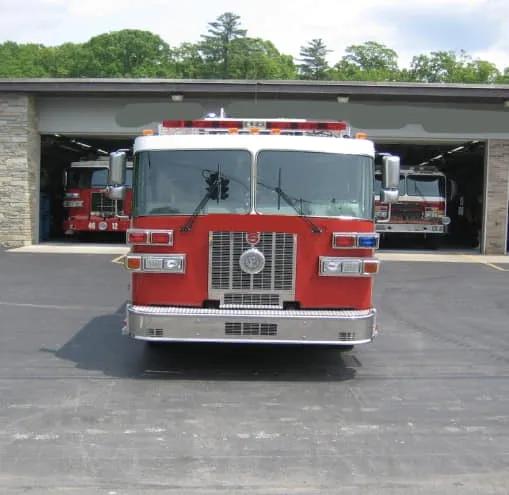 2001 SUTPHEN 75' TOWER 1500/500 - image 2