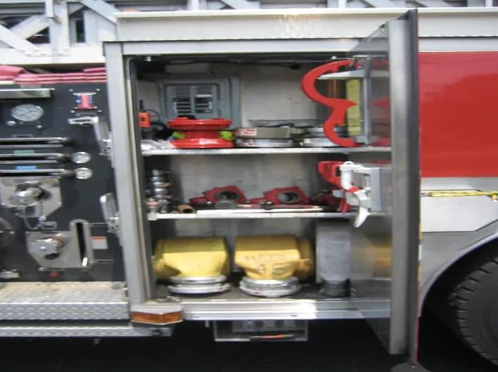 2001 SUTPHEN 75' TOWER 1500/500 - image 4