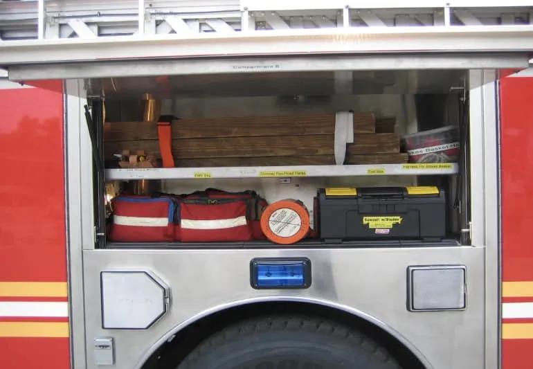 2001 SUTPHEN 75' TOWER 1500/500 - image 8