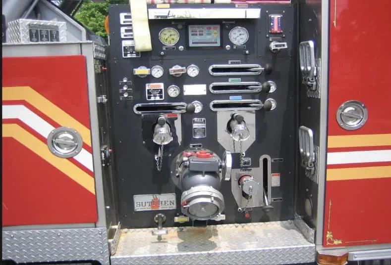 2001 SUTPHEN 75' TOWER 1500/500 - image 14