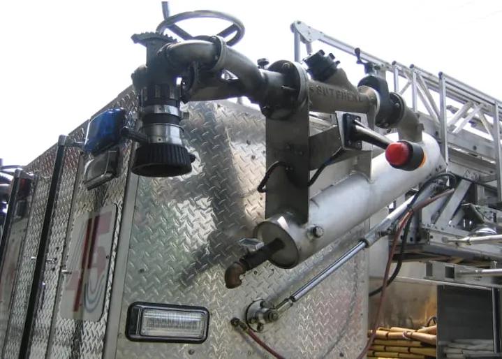 2001 SUTPHEN 75' TOWER 1500/500 - image 24