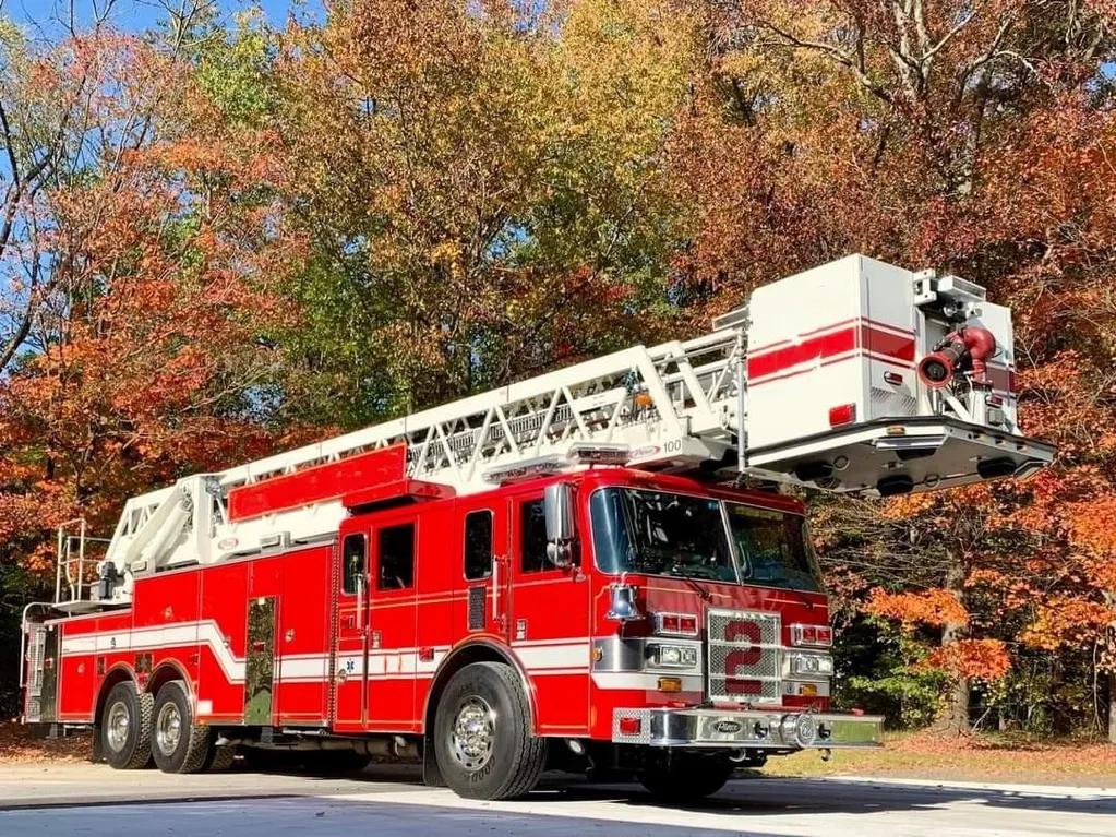 2005 Pierce 100' Tower - image 5