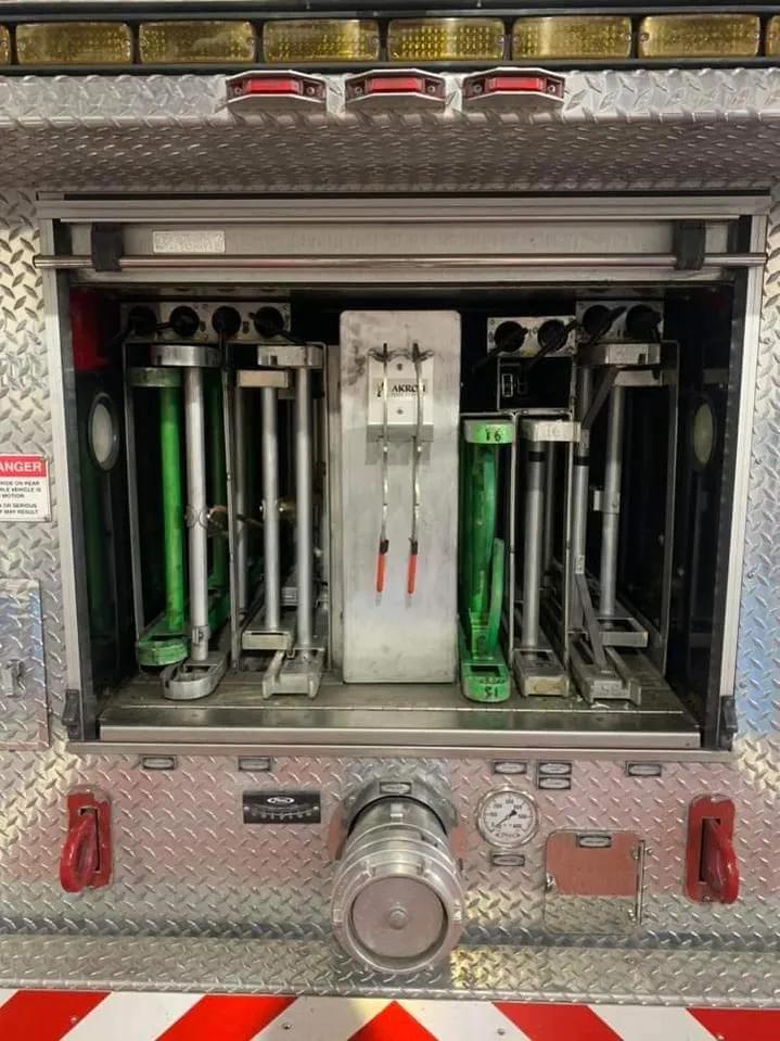 2005 Pierce 100' Tower - image 7
