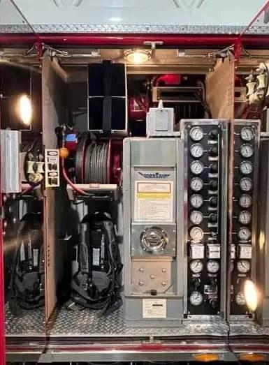 2005 Pierce 100' Tower - image 11
