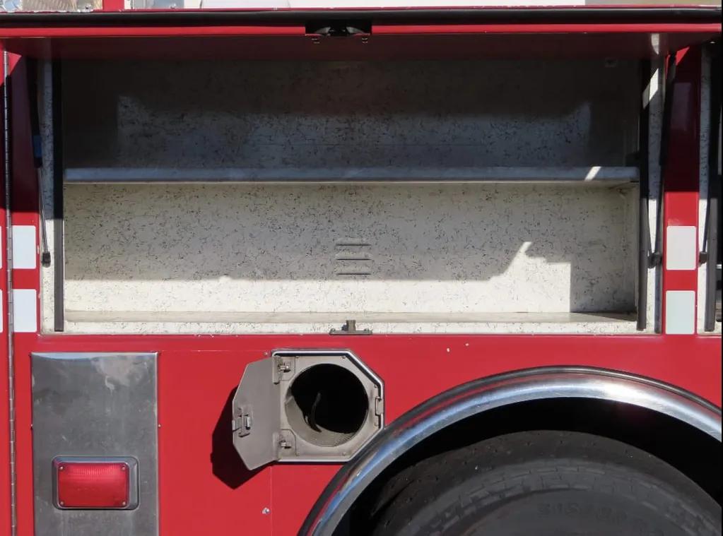 2004 American LaFrance 100' Tower 2000/300 - image 17