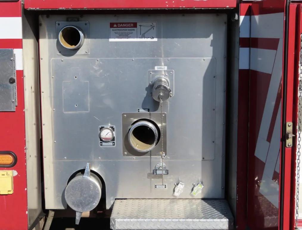 2004 American LaFrance 100' Tower 2000/300 - image 21
