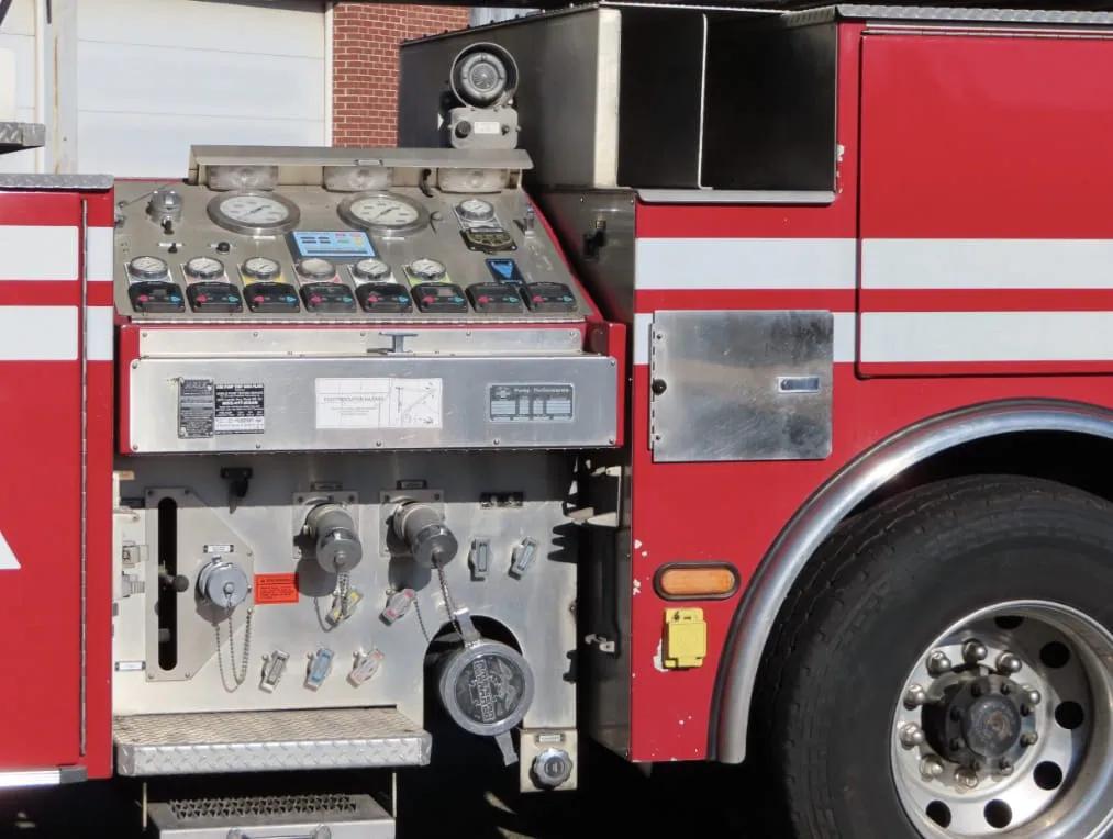 2004 American LaFrance 100' Tower 2000/300 - image 39