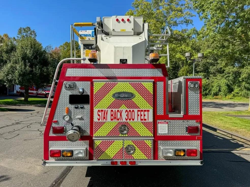 2006 E-One Cyclone II 100FT Bronto Skylift - image 9