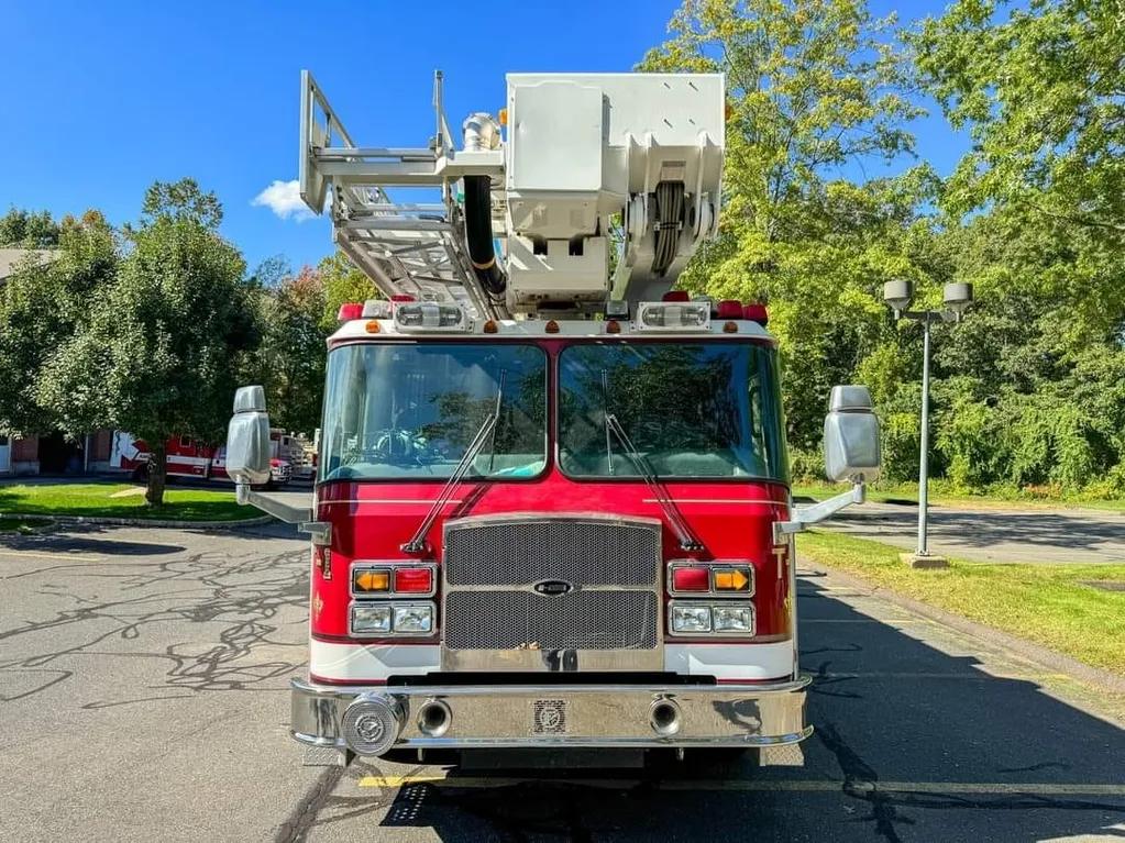 2006 E-One Cyclone II 100FT Bronto Skylift - image 29