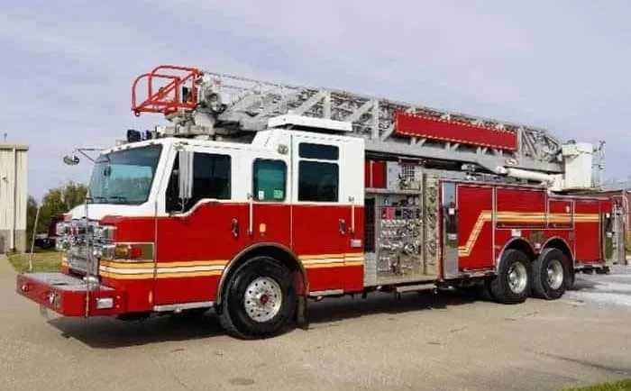 2010 Pierce Velocity 100' Quint 2000/300