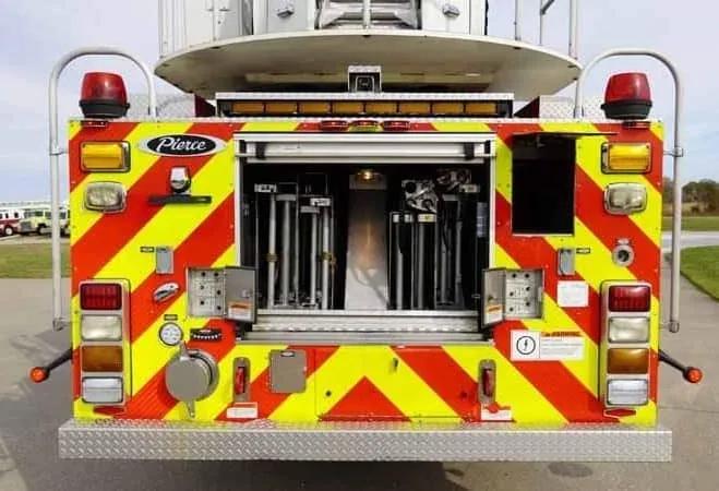 2010 Pierce Velocity 100' Quint 2000/300 - image 6