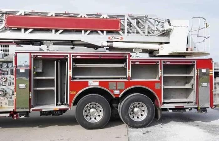 2010 Pierce Velocity 100' Quint 2000/300 - image 10