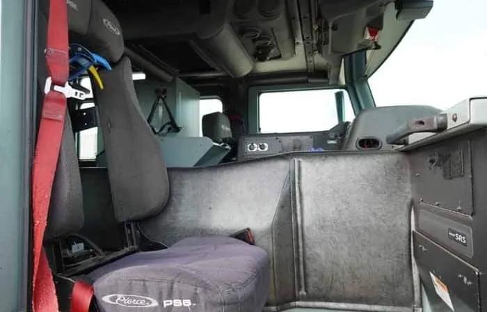 2010 Pierce Velocity 100' Quint 2000/300 - image 13