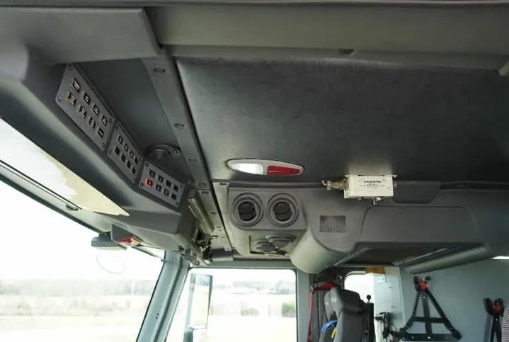 2010 Pierce Velocity 100' Quint 2000/300 - image 19