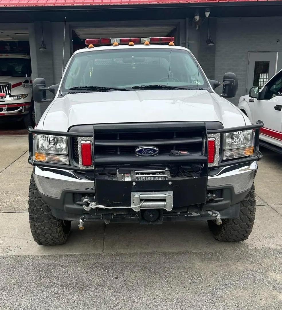 2004 Ford F-450 Brush Truck 700/300 - image 2