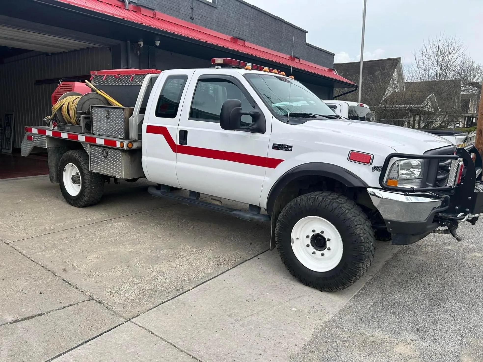 2004 Ford F-450 Brush Truck 700/300 - image 3
