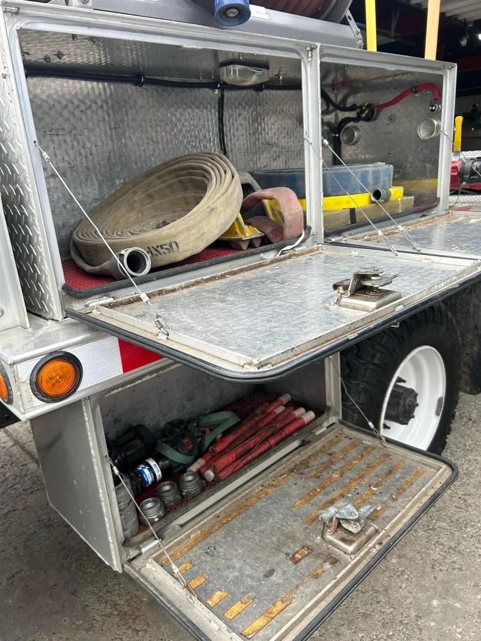 2004 Ford F-450 Brush Truck 700/300 - image 11