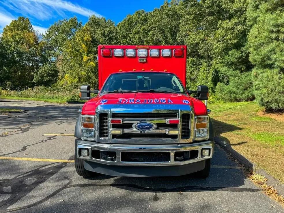 2010 Ford F550 Lifeline Type I - image 2
