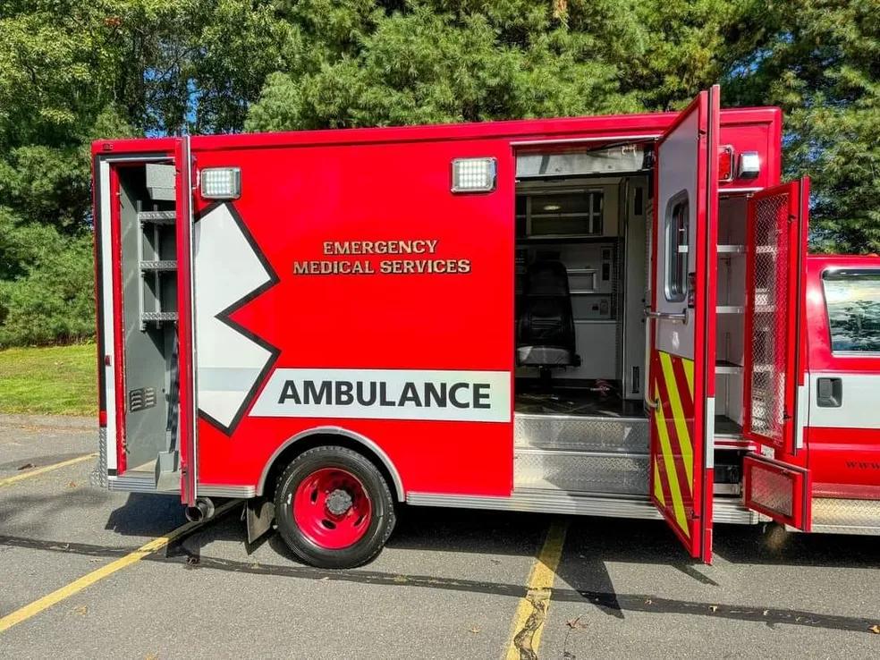 2010 Ford F550 Lifeline Type I - image 3