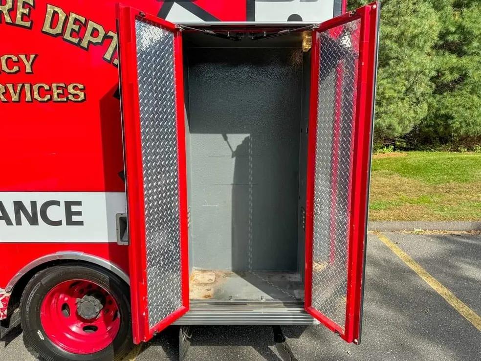 2010 Ford F550 Lifeline Type I - image 5